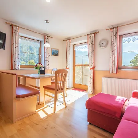 Apartment Schleicherhof I *